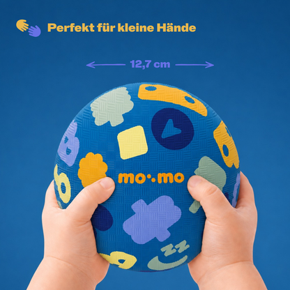 Aqua | bouncing buddy Ball in Kinderhänden, 12,7 cm Durchmesser