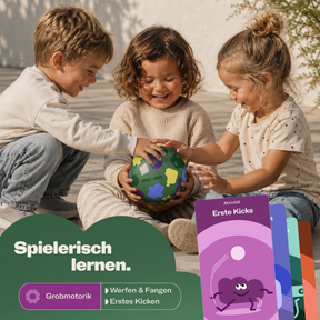Kind spielt mit dem bouncing buddy
