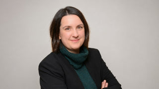 Dr. Anne Adelt